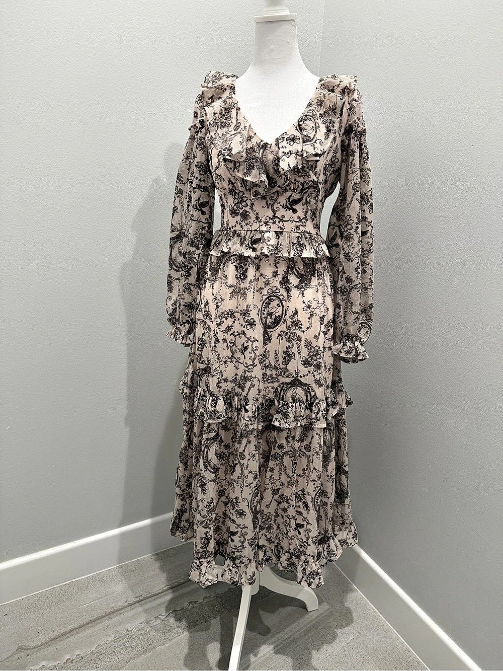 francesca's Elena Toile Print Tiered Midi Dress Beige & Brown XS